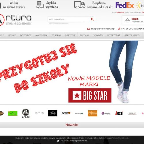 Czółenka na koturnie